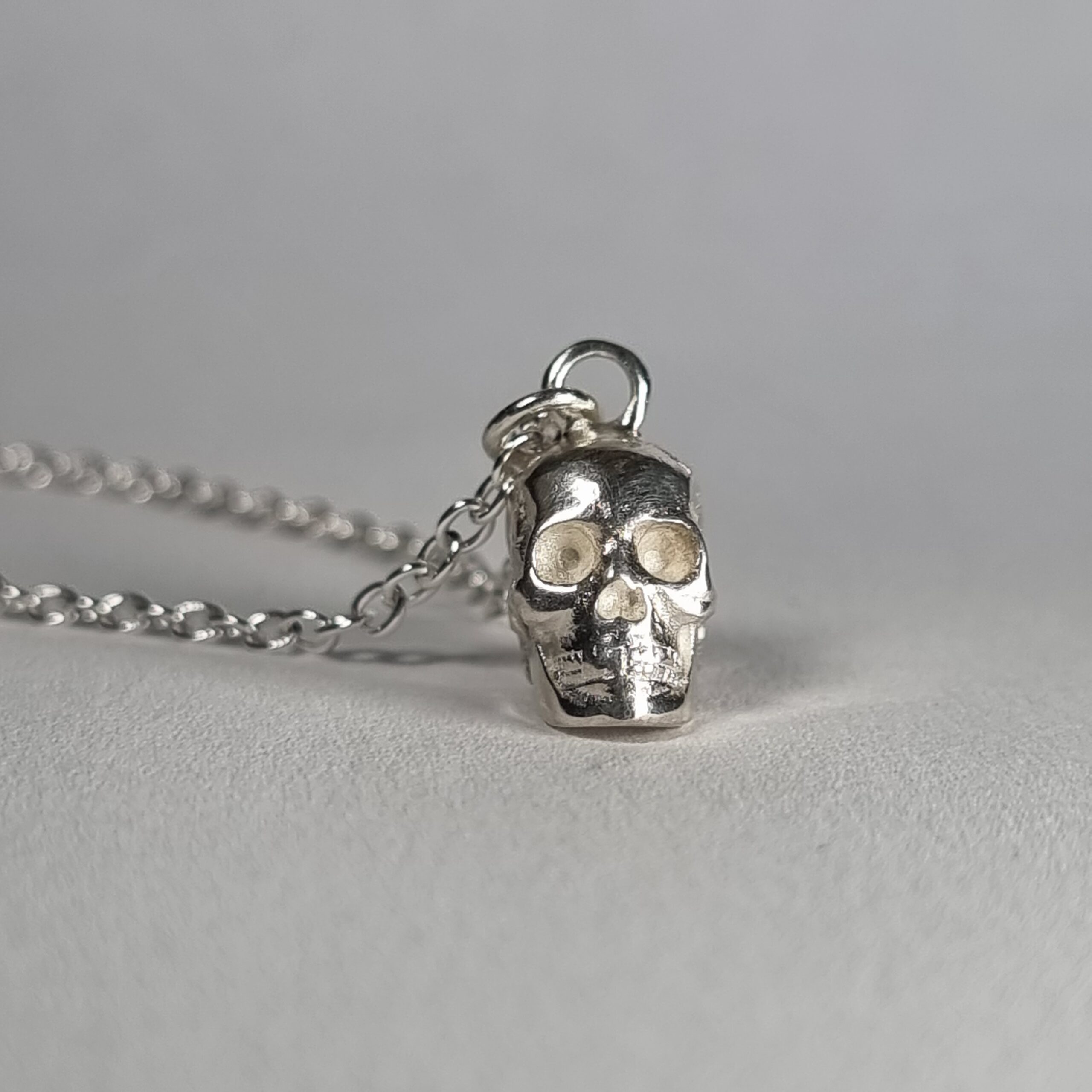 Small Skull Pendant - Image 3