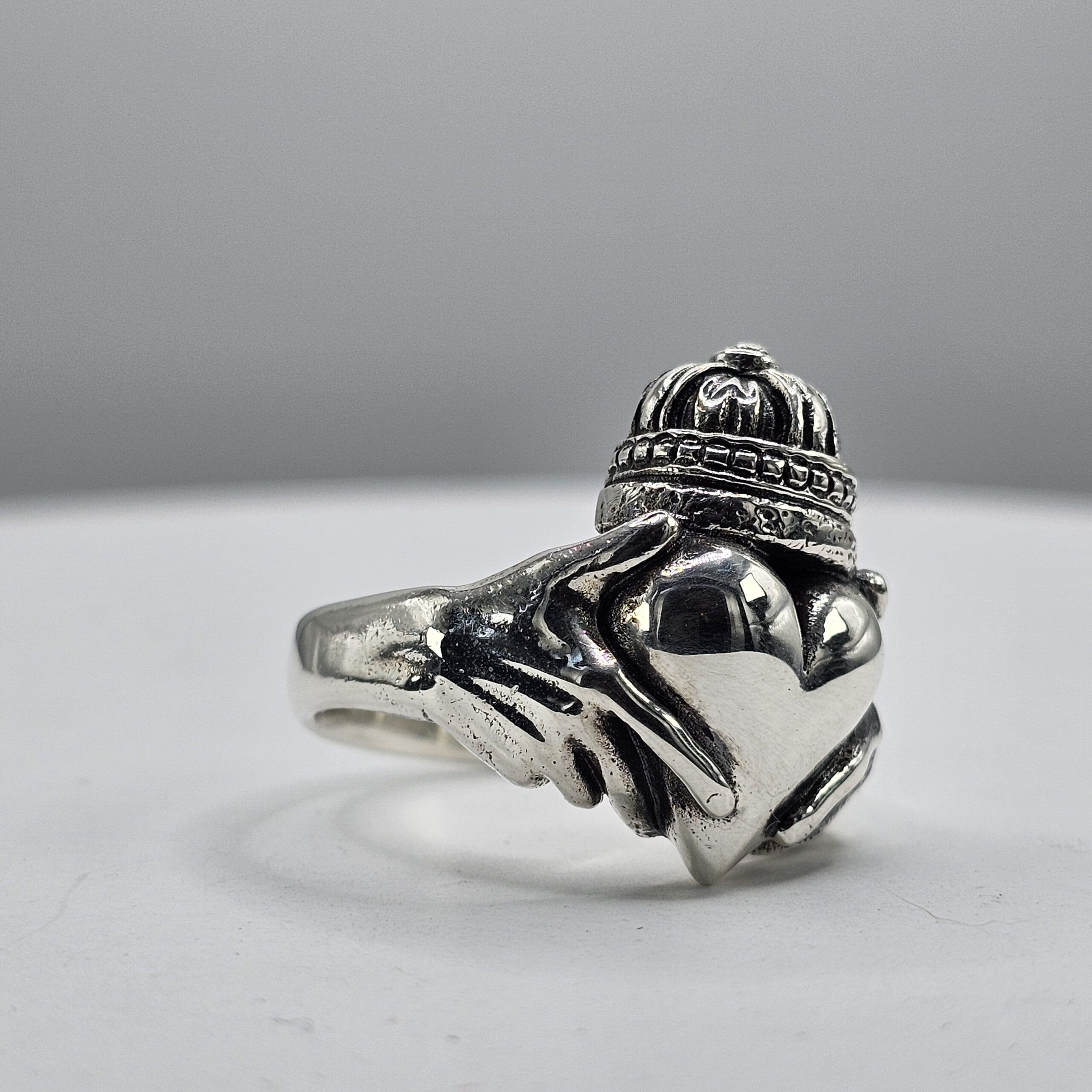 Plump Heart Claddagh - Image 8
