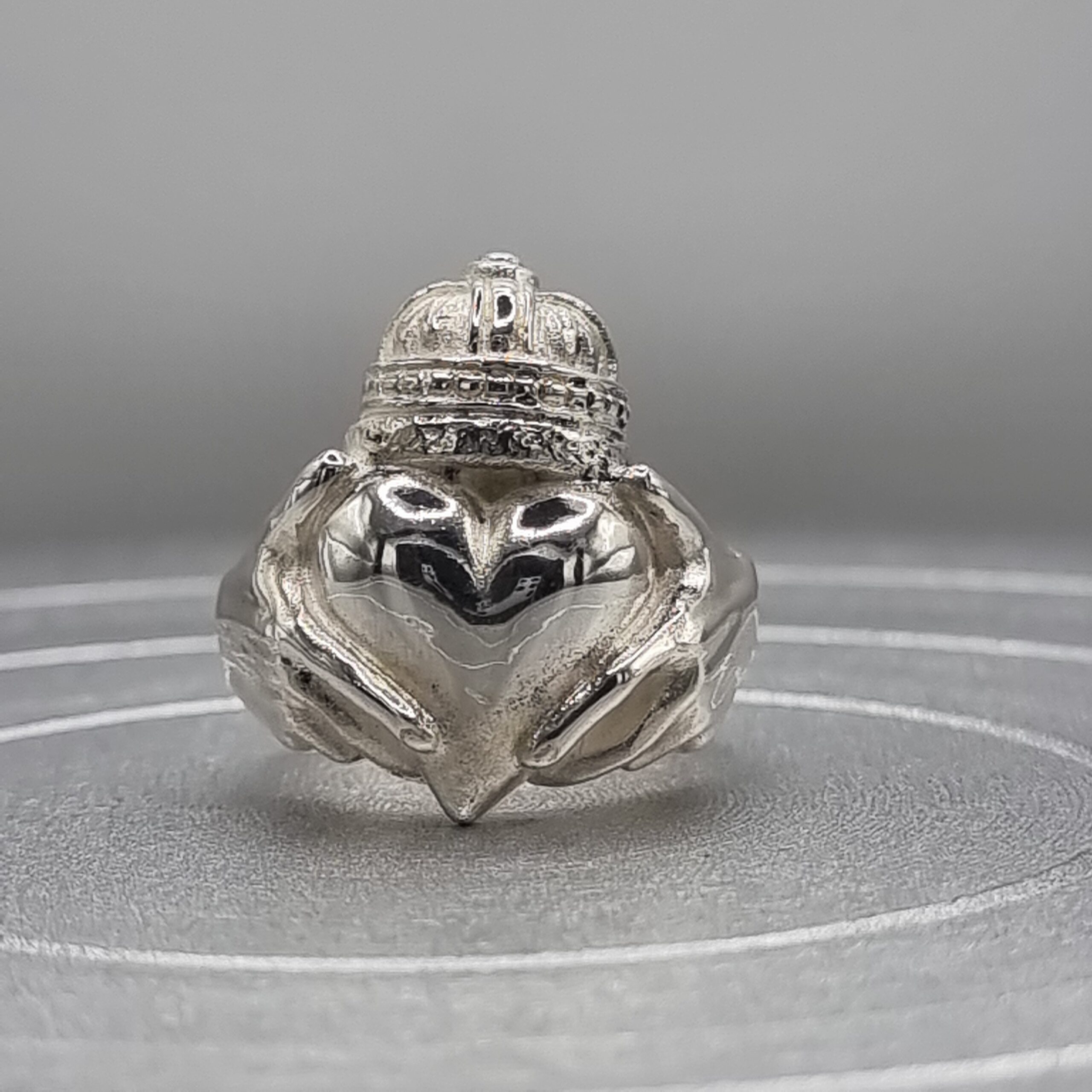 Plump Heart Claddagh - Image 5