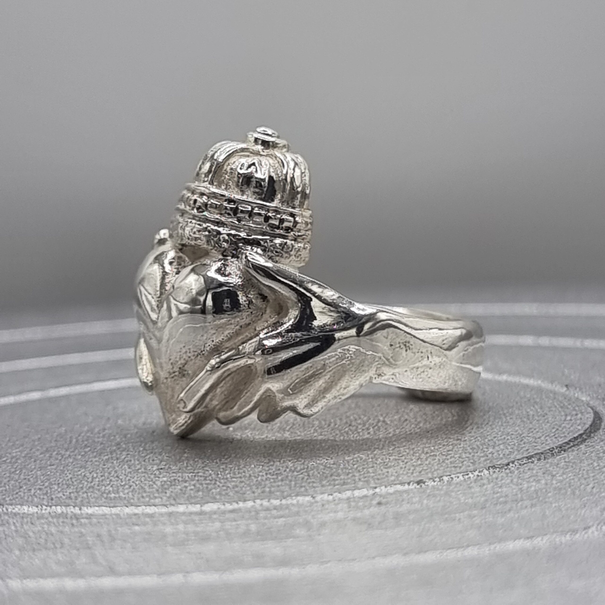Plump Heart Claddagh - Image 4