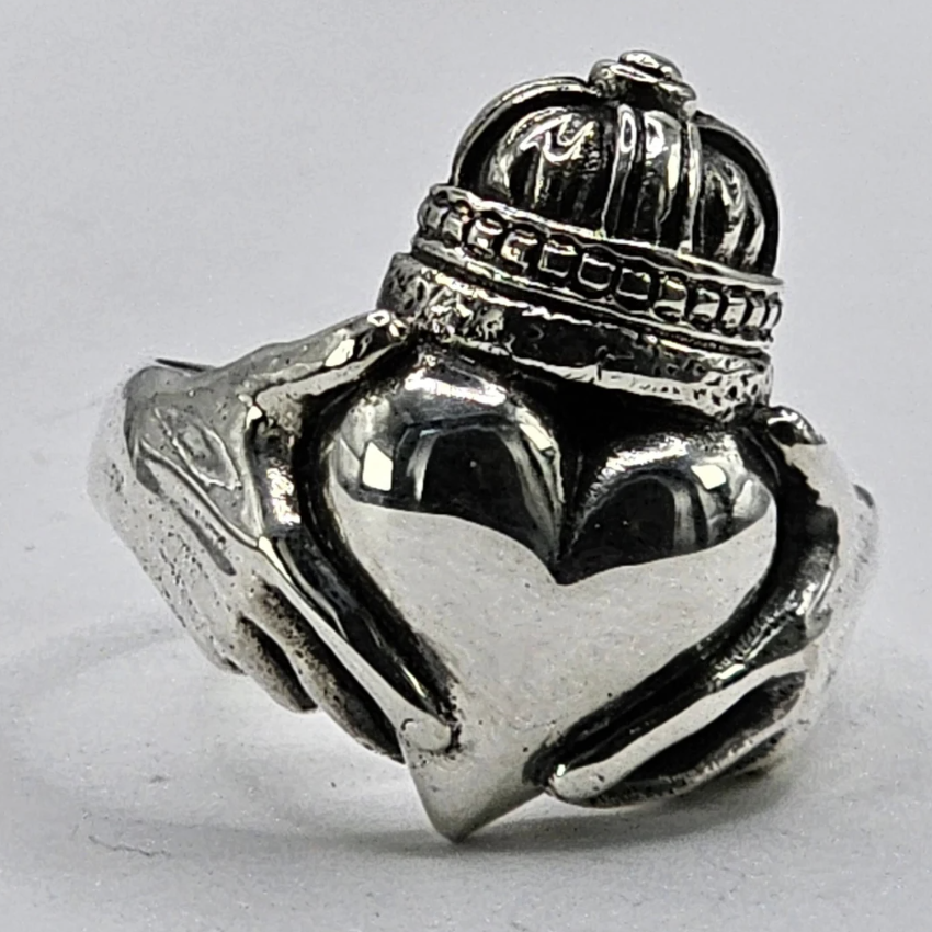 Plump Heart Claddagh