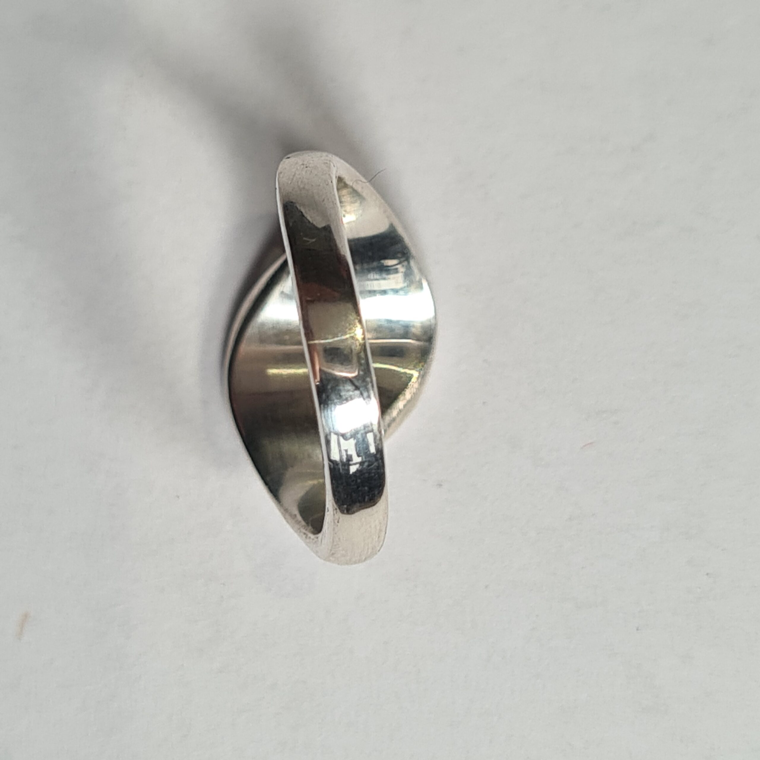 Diagonal Leaf Signet Ring - Image 3
