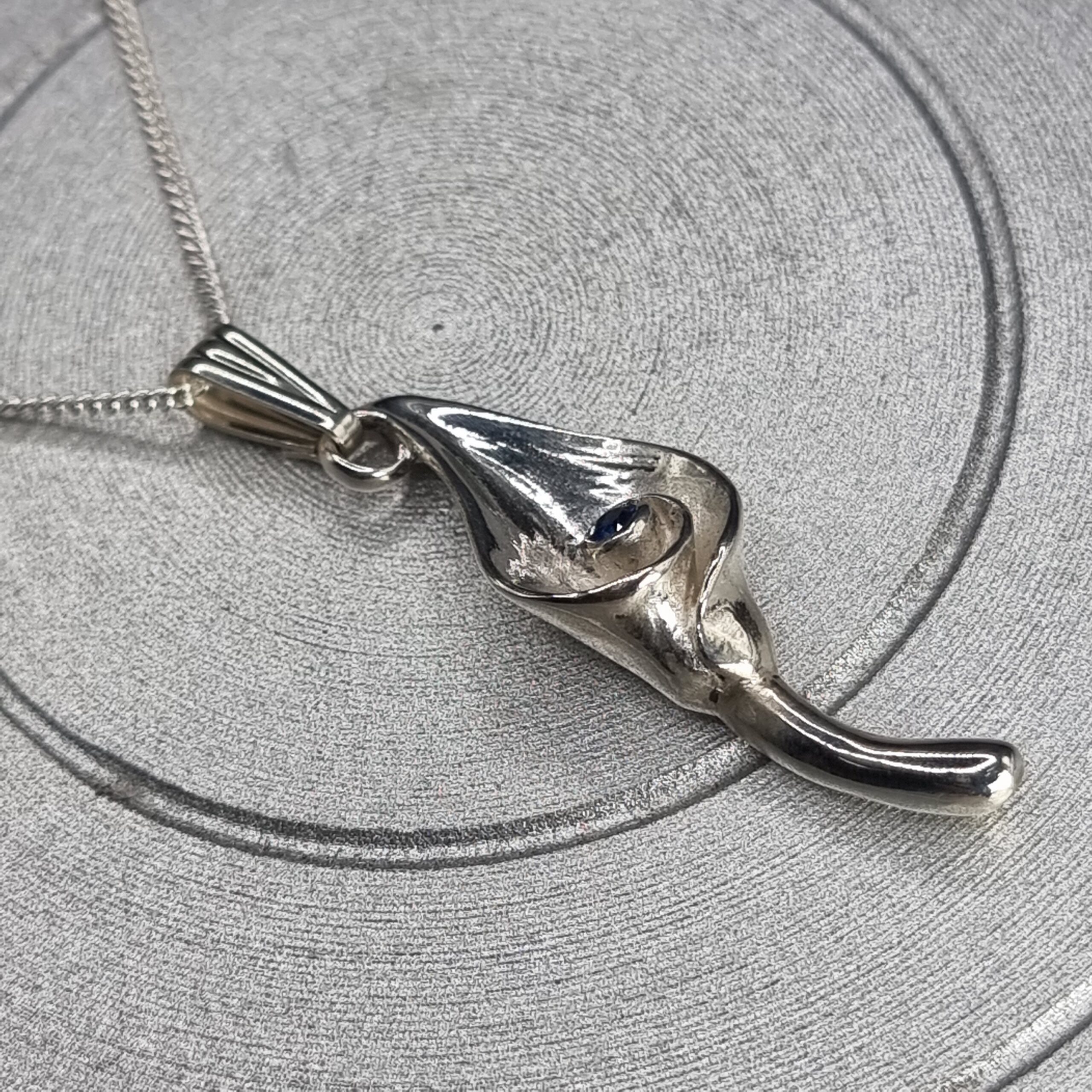 Calla Lily Pendant - Image 5