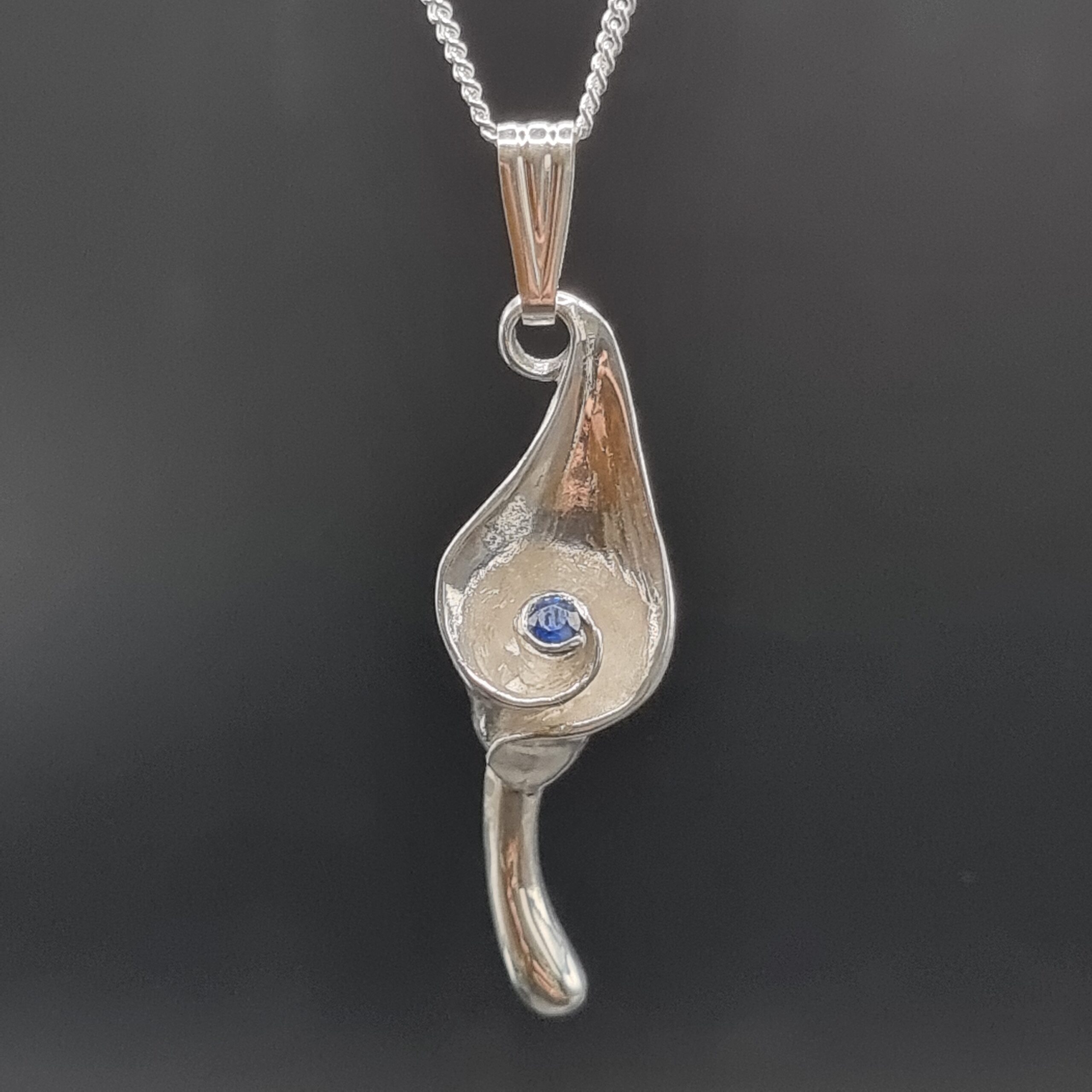 Calla Lily Pendant - Image 6