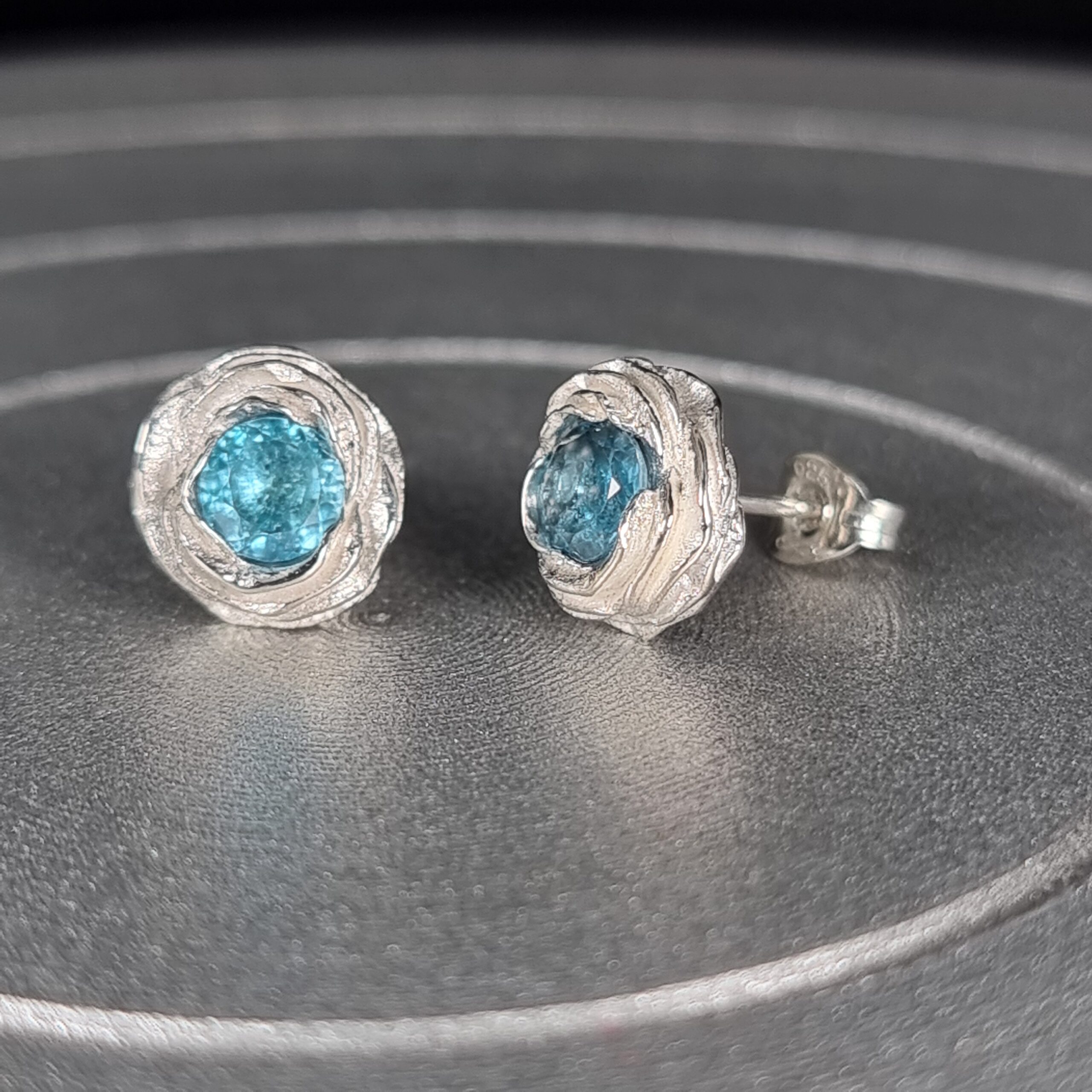Stone Set Rose Earrings - Image 5