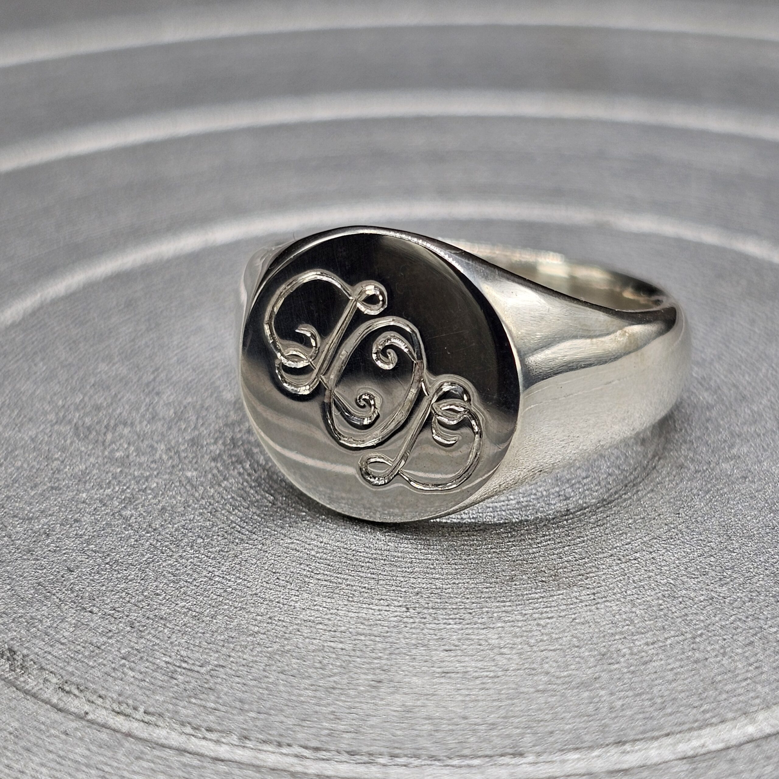 Round Signet Ring - Image 7