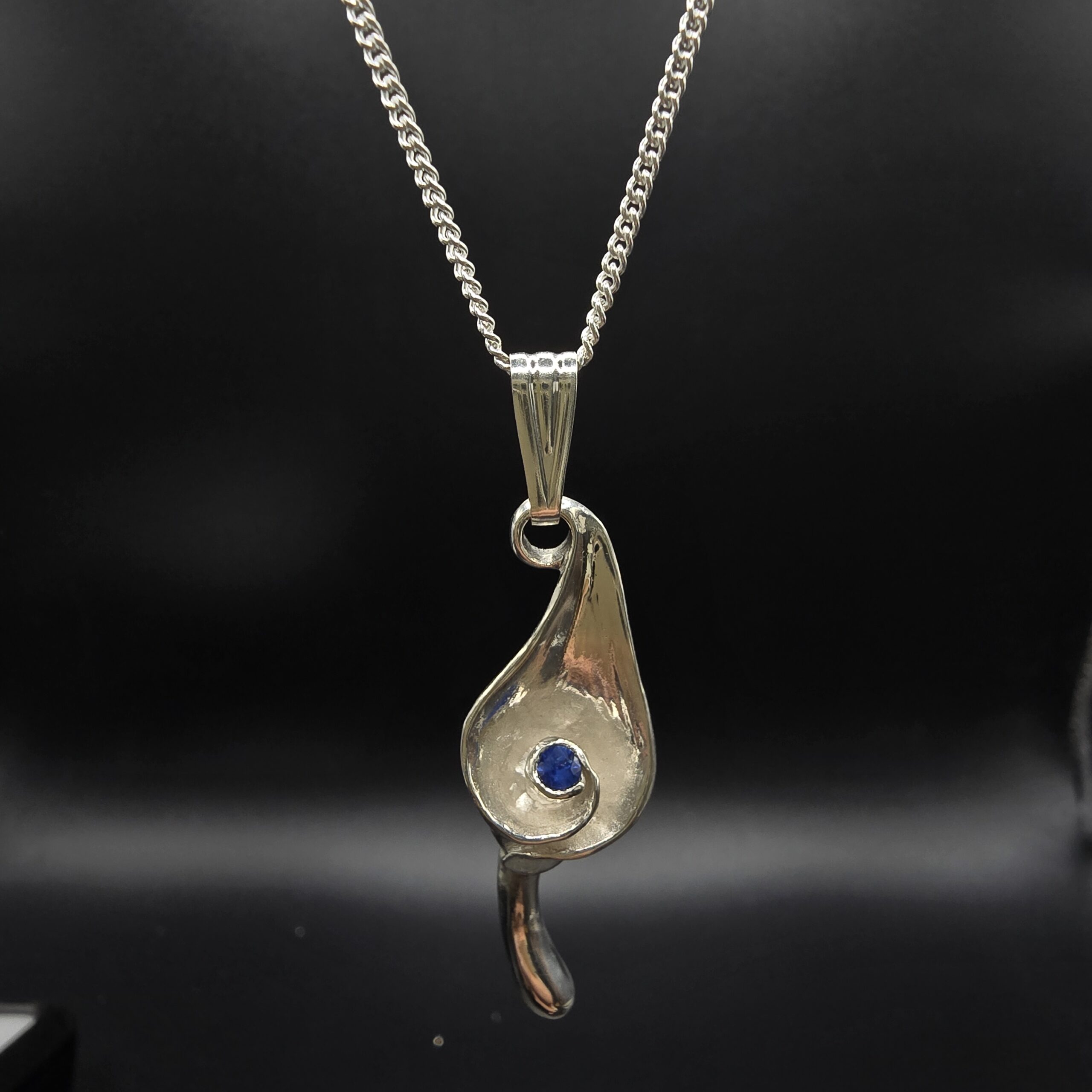 Calla Lily Pendant - Image 2