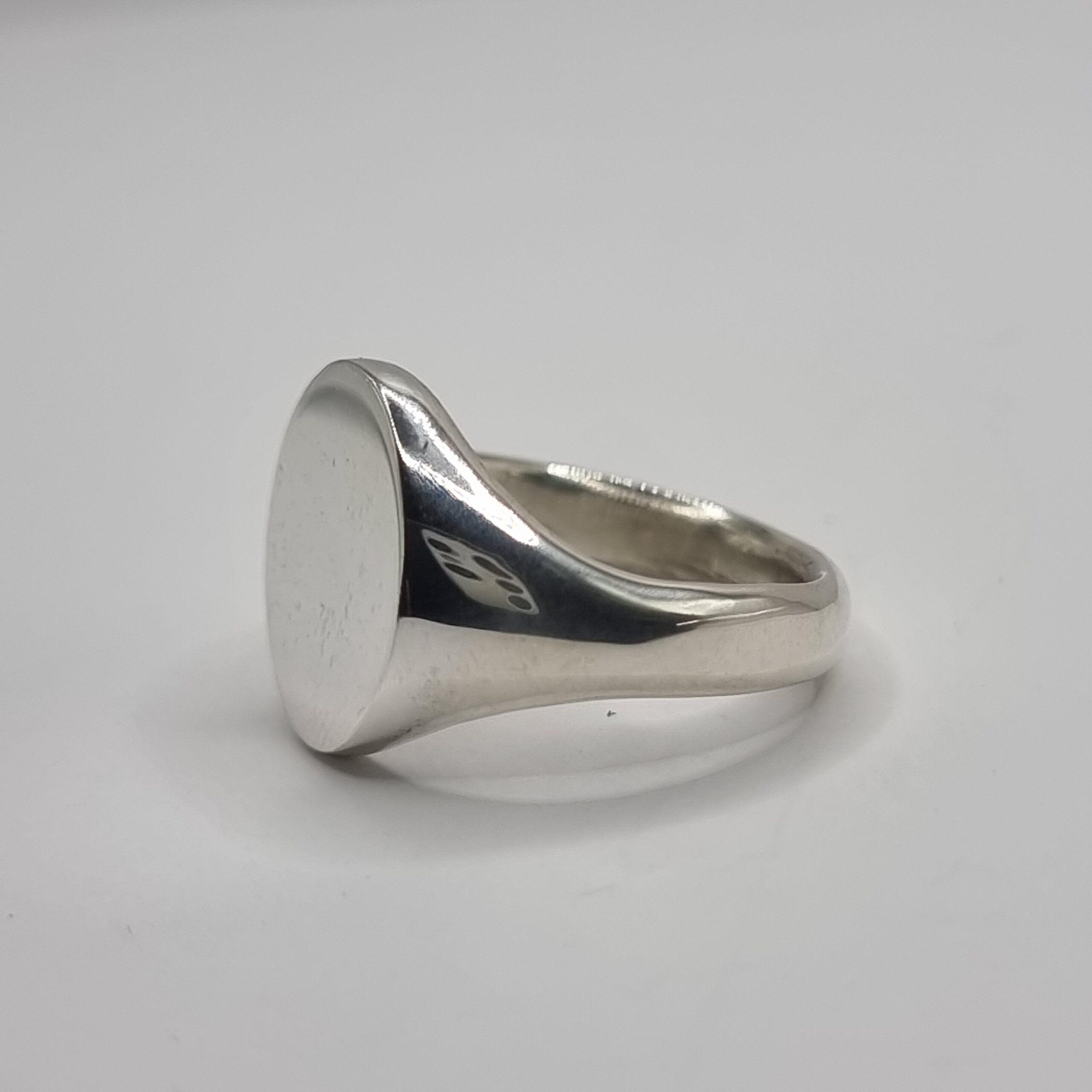 14mm Oval Signet Ring - Image 3