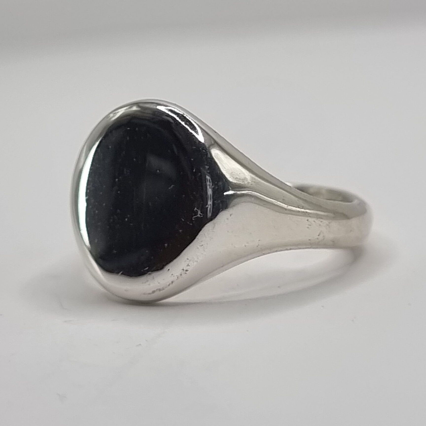 Organic Oval Signet