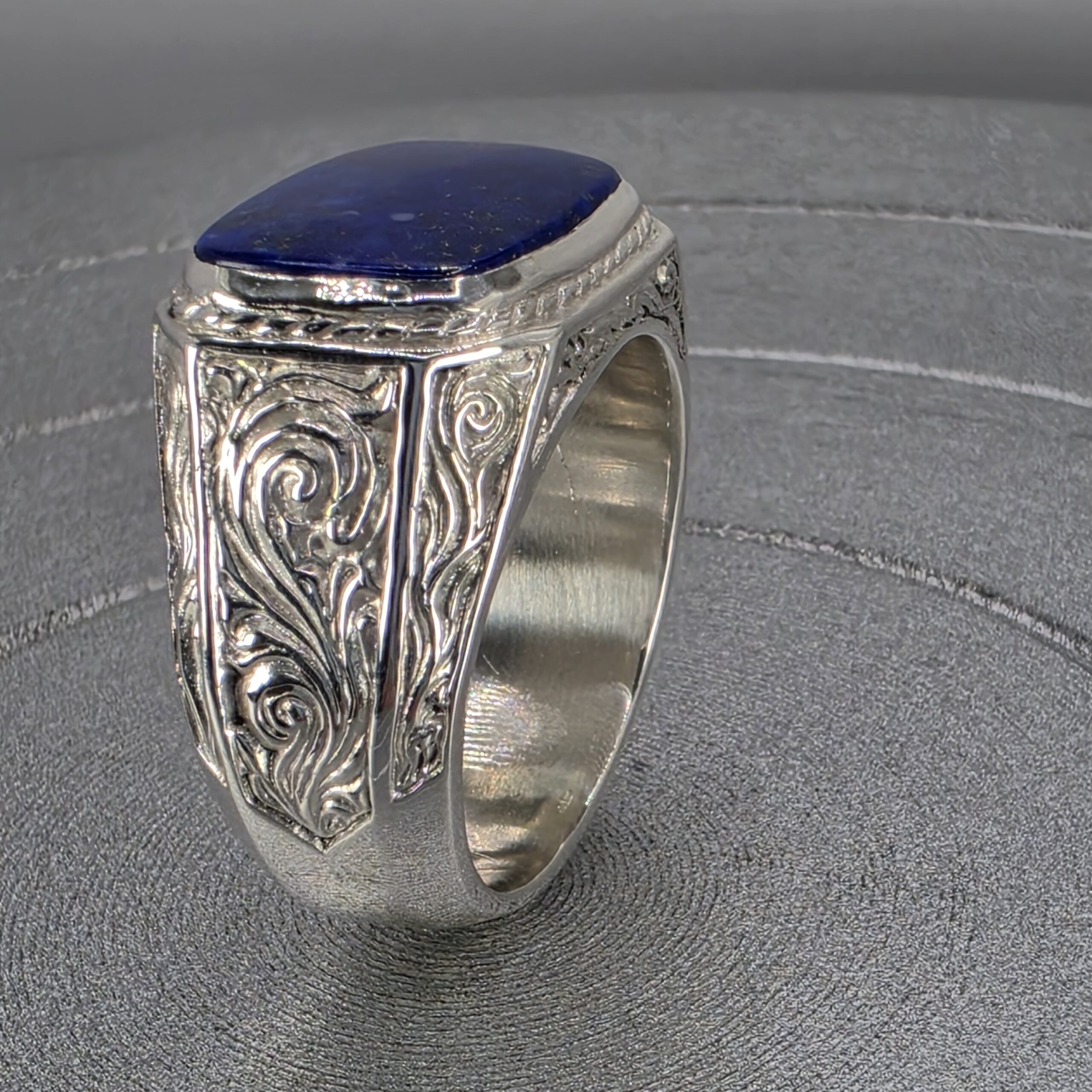 Western Scroll Stone Set Ring - Image 7